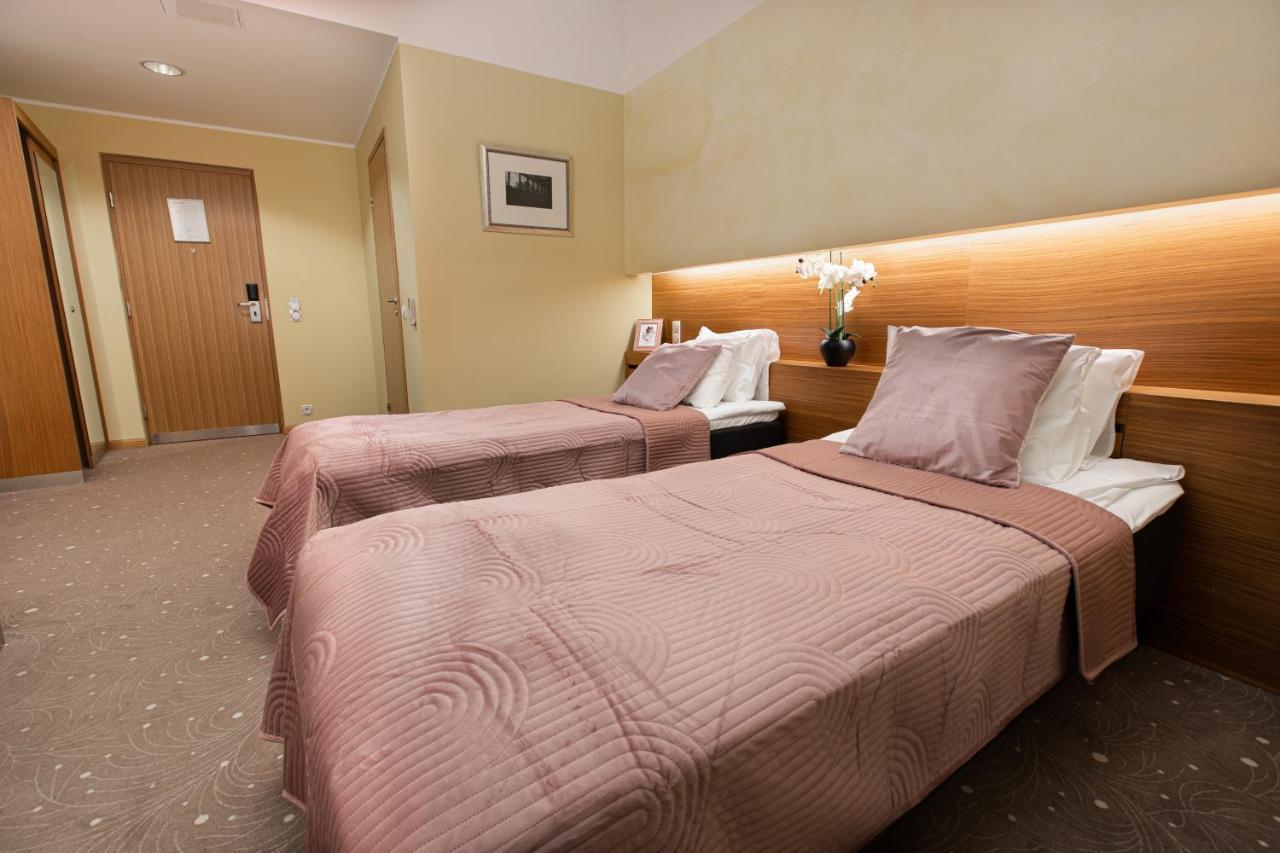 โฮเต็ล เบิร์น บาย ทาลลินน์โฮเต็ล Hotel ภายนอก รูปภาพ