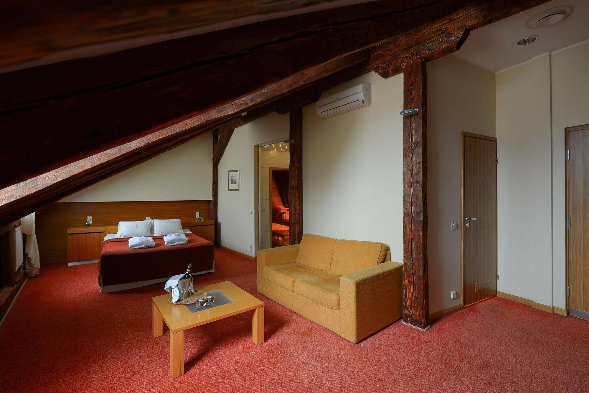 โฮเต็ล เบิร์น บาย ทาลลินน์โฮเต็ล Hotel ภายนอก รูปภาพ